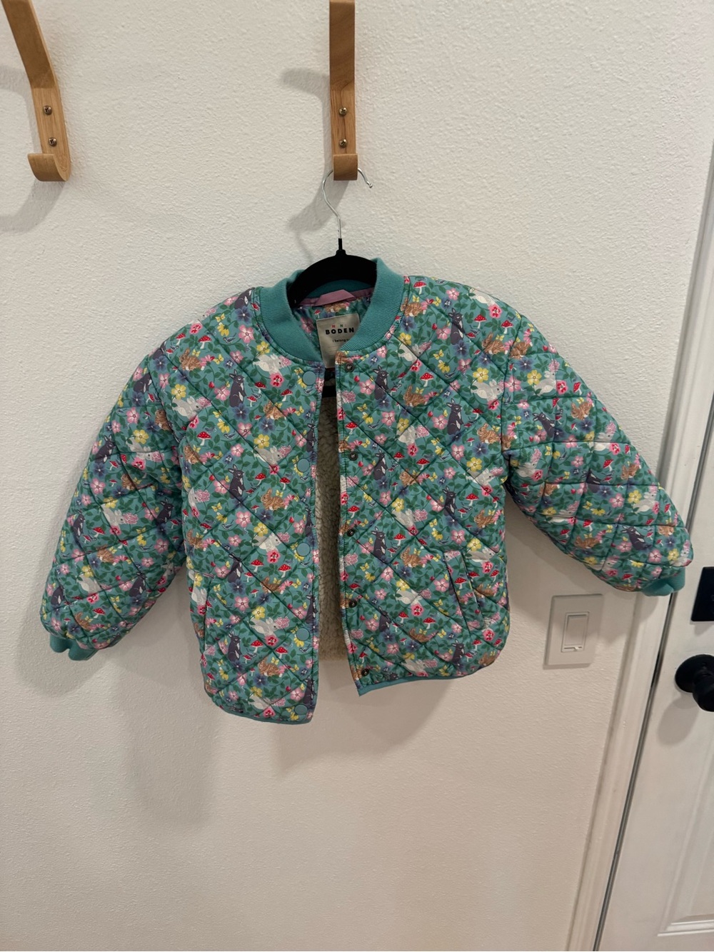 Mini Boden Quilted Floral Puffer Jacket in Teal Green